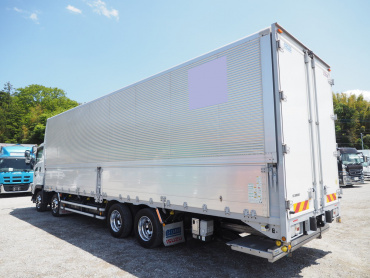 いすゞ ギガ ウイング車 大型 QKG-CYJ77B 年式 H28 [写真07]