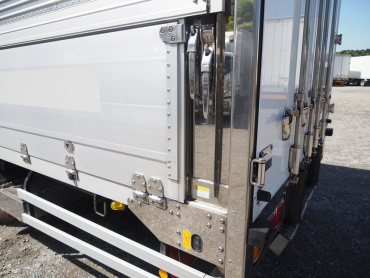 いすゞ ギガ ウイング車 大型 QKG-CYJ77A 年式 H25 [写真13]