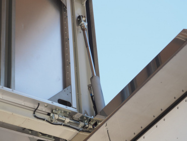 いすゞ ギガ ウイング車 大型 QKG-CYJ77A 年式 H25 [写真24]