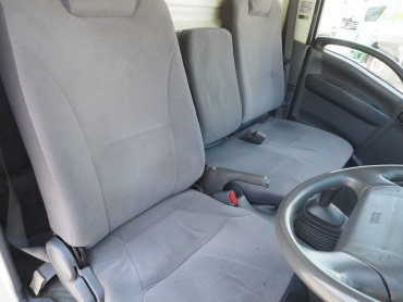 いすゞ エルフ バン車 小型 TKG-NLR85AN 年式 H26 [写真22]