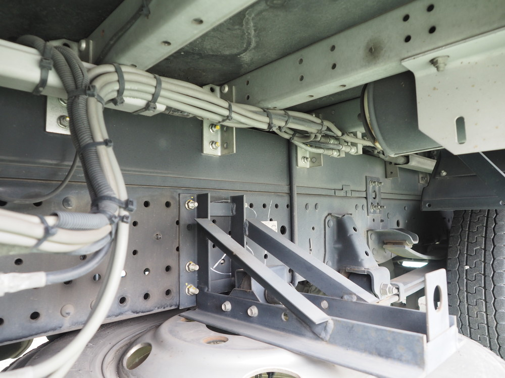 いすゞ エルフ ウイング車 小型 TKG-NPR85AN 年式 H25[写真46]