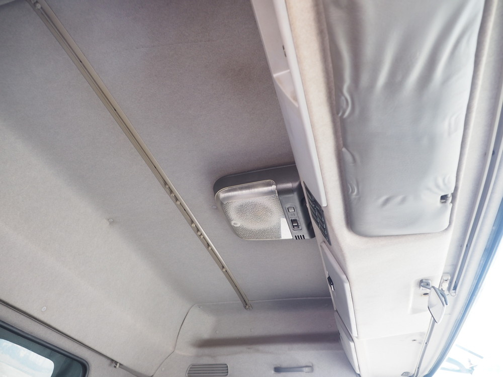 いすゞ ギガ トラクタ 大型 LKG-EXD52AD 年式 H23[写真33]