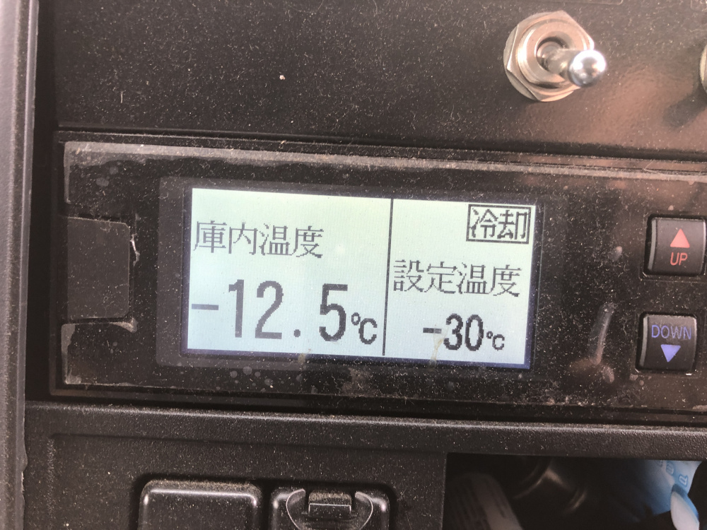 いすゞ フォワード 冷凍バン 中増t SKG-FSR90T2 年式 H29[写真30]