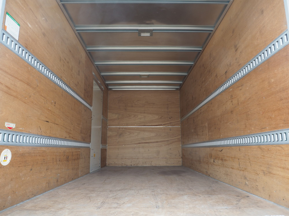 いすゞ エルフ バン車 小型 TRG-NPR85AN 年式 H29[写真20]