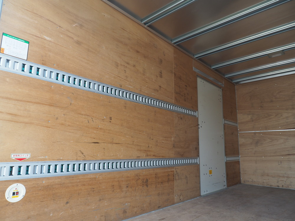 いすゞ エルフ バン車 小型 TRG-NPR85AN 年式 H29[写真22]