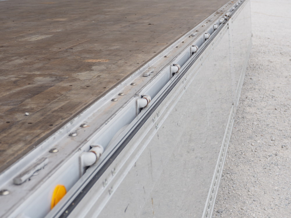 いすゞ ギガ ウイング車 大型 QKG-CYJ77A 年式 H26[写真28]