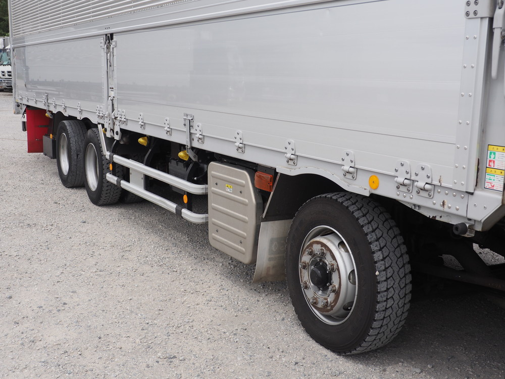 いすゞ ギガ ウイング車 大型 QKG-CYJ77A 年式 H26[写真10]