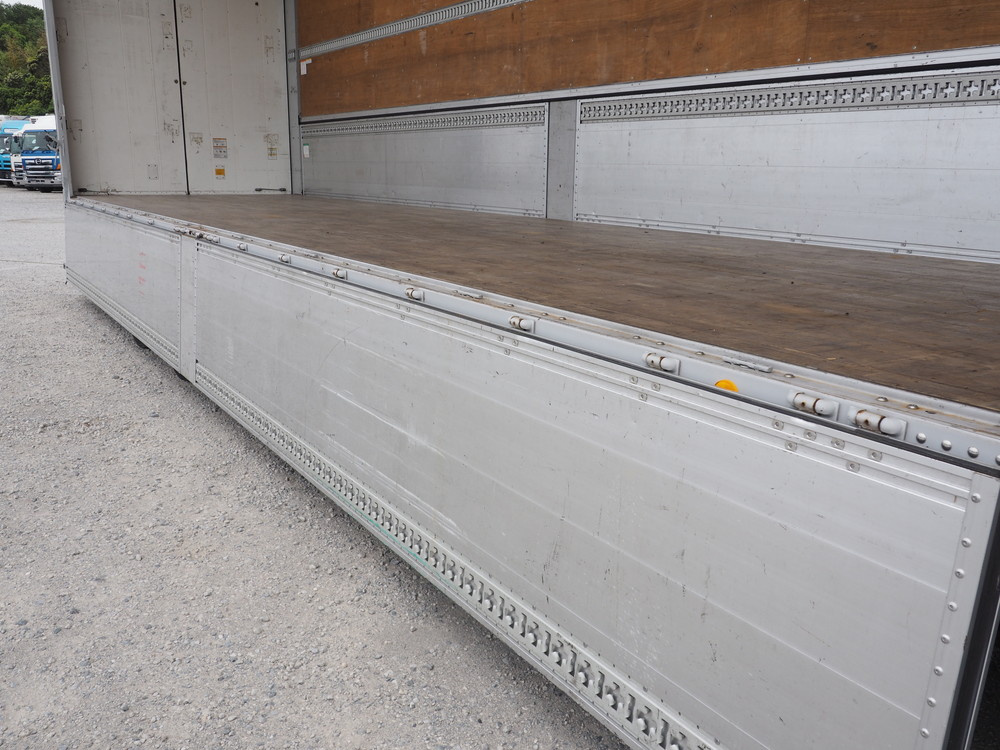 いすゞ ギガ ウイング車 大型 QKG-CYJ77A 年式 H26[写真25]