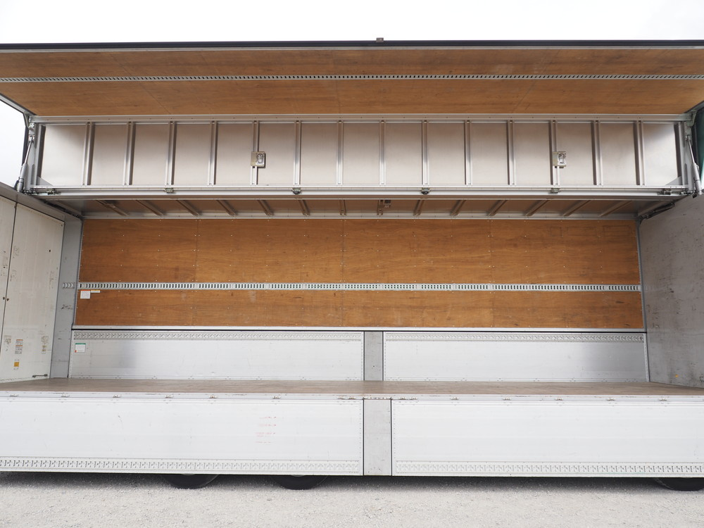 いすゞ ギガ ウイング車 大型 QKG-CYJ77A 年式 H26[写真12]