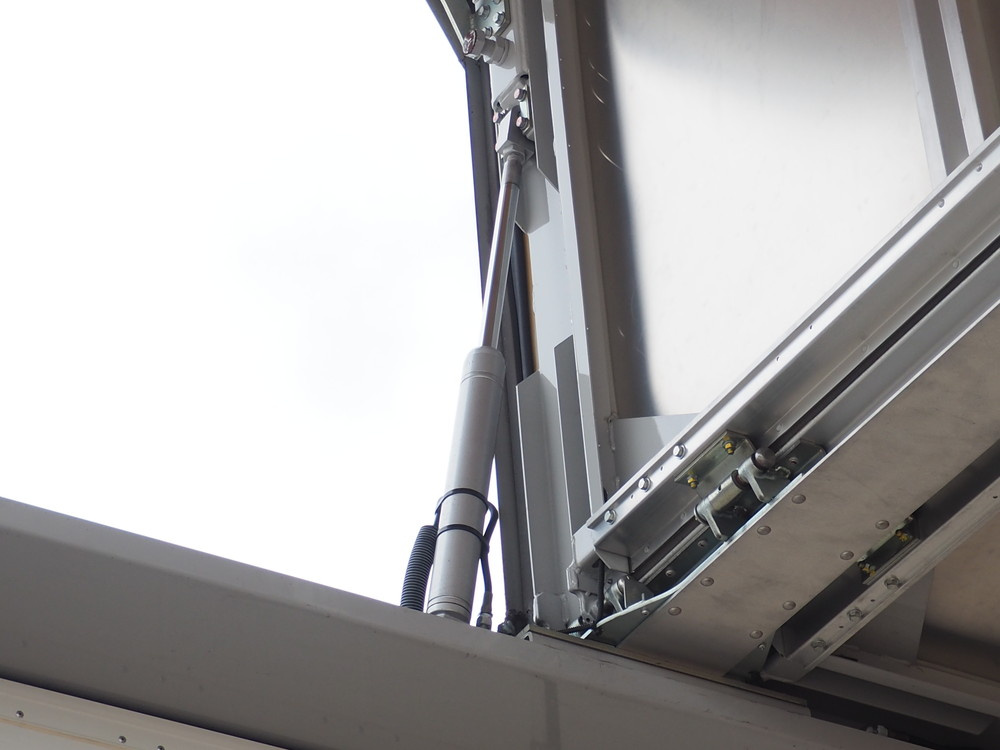 いすゞ ギガ ウイング車 大型 QKG-CYJ77A 年式 H26[写真14]