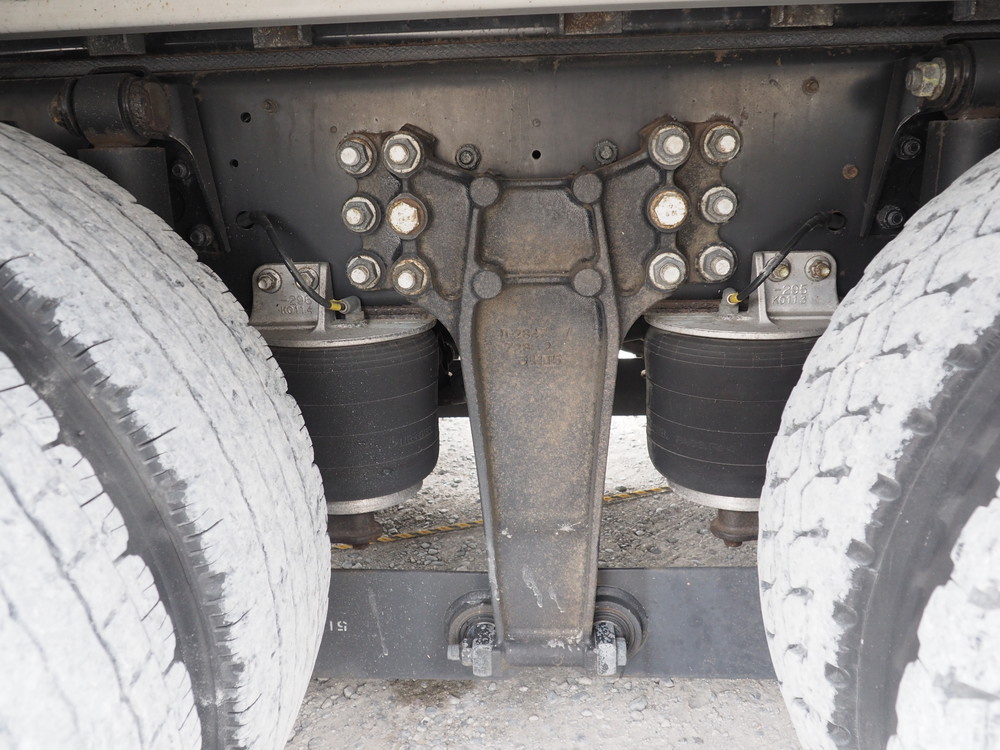 いすゞ ギガ ウイング車 大型 QKG-CYJ77A 年式 H26[写真48]