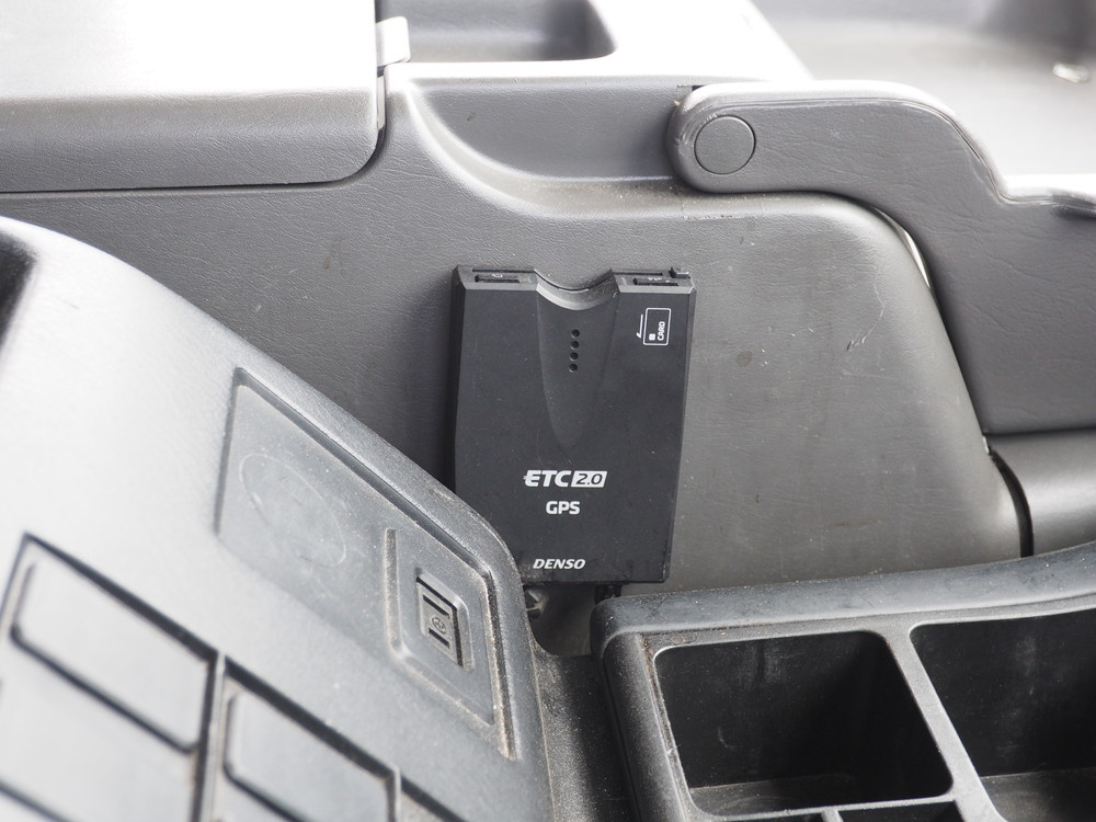 いすゞ ギガ ウイング車 大型 QKG-CYJ77A 年式 H26[写真42]