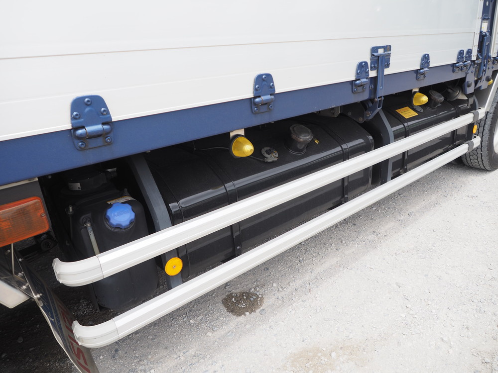 いすゞ ギガ ウイング車 大型 QKG-CYJ77B 年式 H28[写真18]