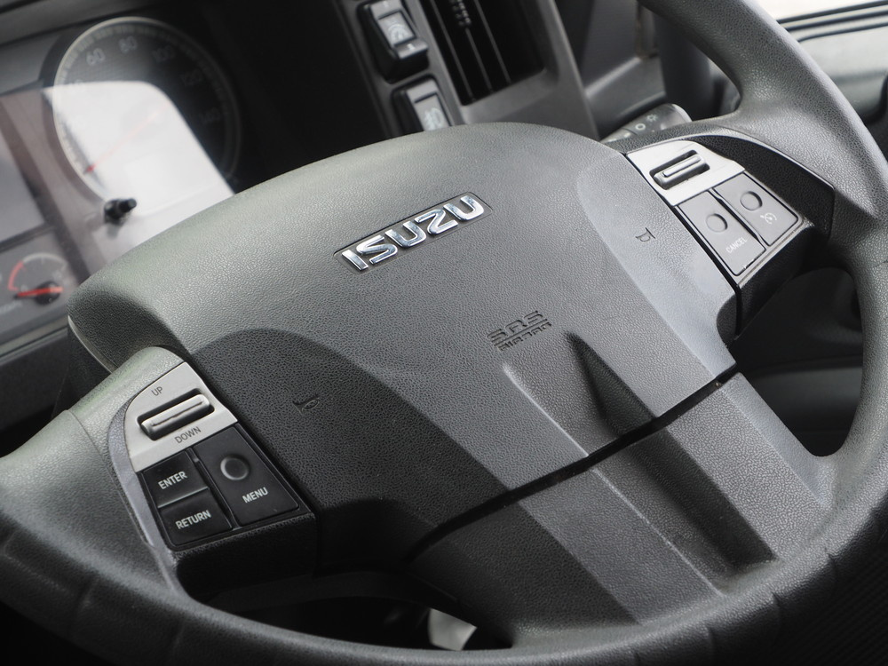 いすゞ ギガ ウイング車 大型 QKG-CYJ77B 年式 H28[写真33]