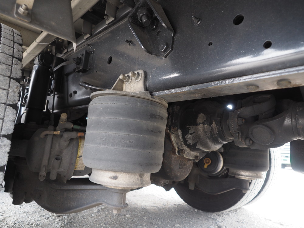 いすゞ ギガ ウイング車 大型 QKG-CYJ77B 年式 H28[写真46]