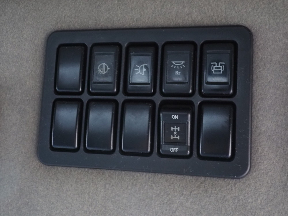 いすゞ ギガ ウイング車 大型 QKG-CYJ77A 年式 H24[写真40]