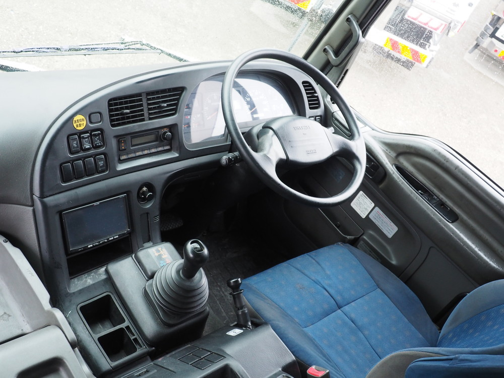 いすゞ ギガ ウイング車 大型 QKG-CYJ77A 年式 H24[写真35]