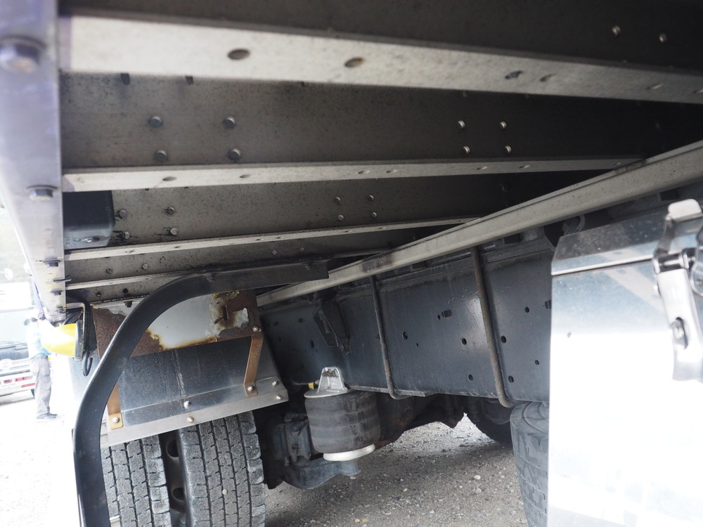 いすゞ ギガ ウイング車 大型 QKG-CYJ77A 年式 H24[写真52]