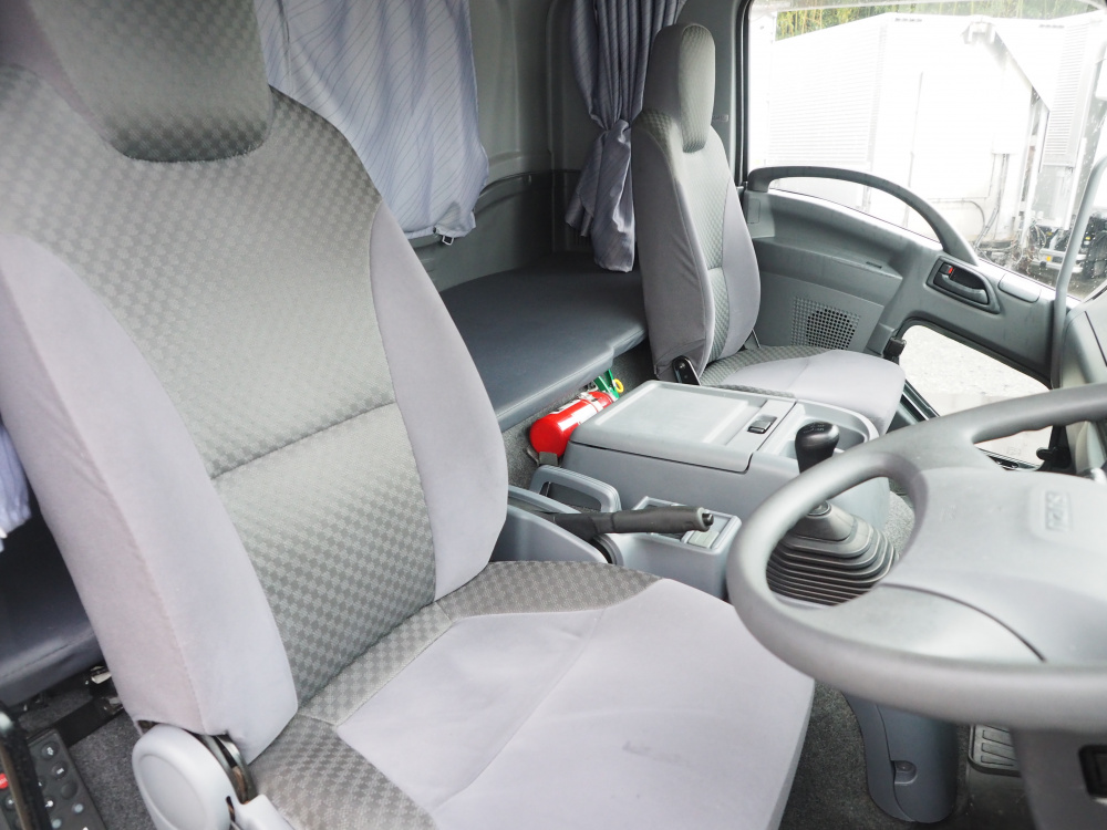 いすゞ フォワード 冷凍バン 中増t SKG-FSR90T2 年式 H29[写真25]