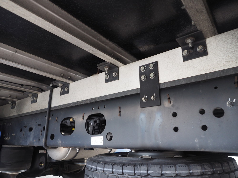 いすゞ フォワード 冷凍バン 中増t SKG-FSR90T2 年式 H29[写真40]