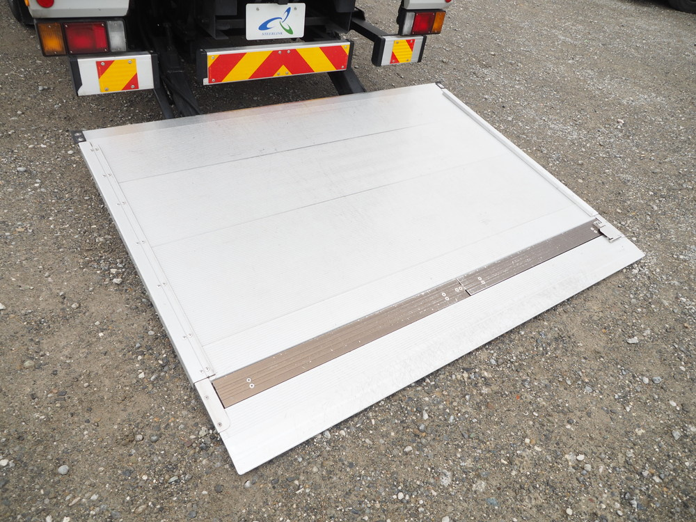 いすゞ エルフ バン車 小型 TPG-NPR85AN 年式 H28[写真21]