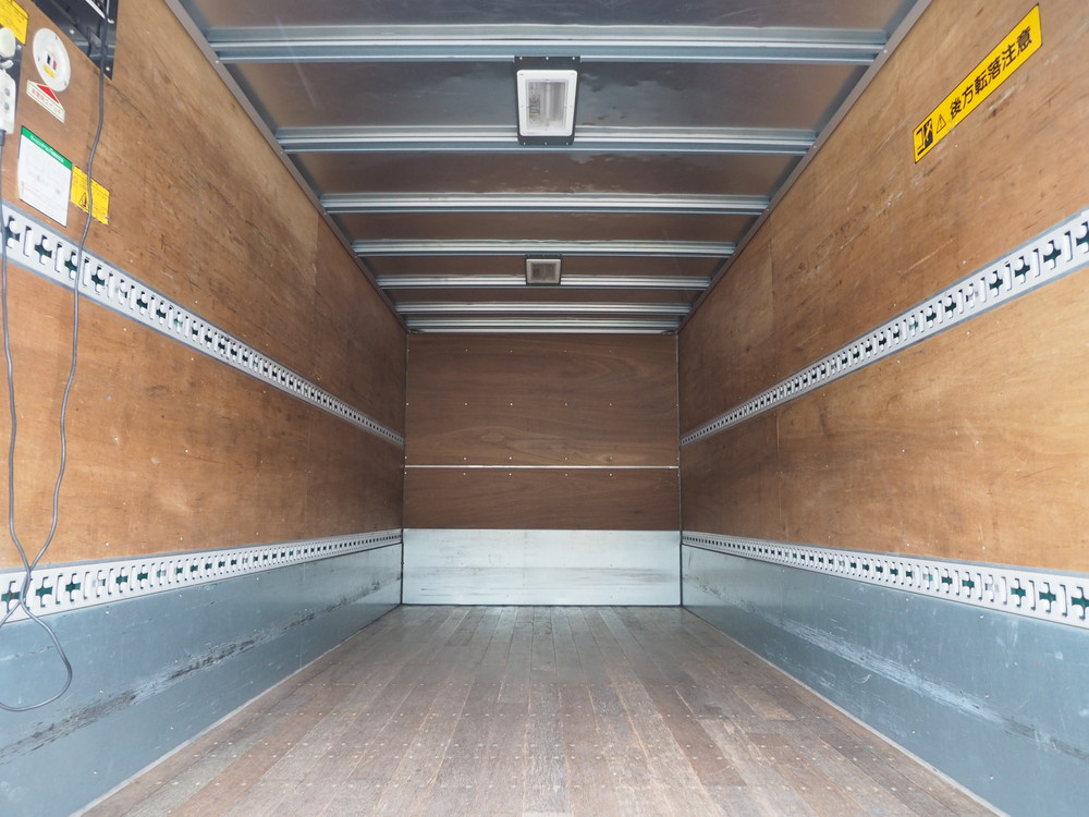 いすゞ エルフ バン車 小型 TPG-NPR85AN 年式 H28[写真16]