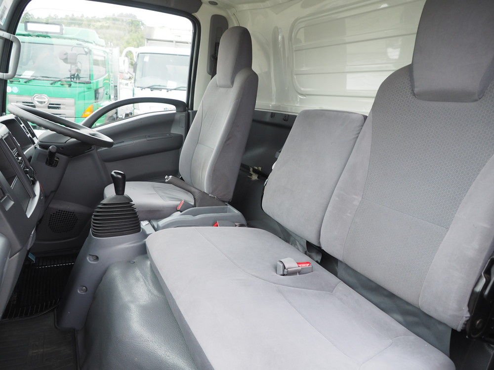 いすゞ エルフ バン車 小型 TPG-NPR85AN 年式 H28[写真33]