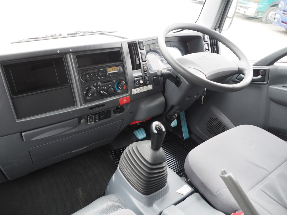 いすゞ エルフ バン車 小型 TPG-NPR85AN 年式 H28[写真28]