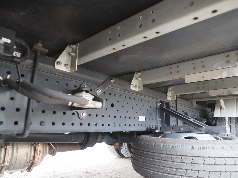 いすゞ エルフ バン車 小型 TPG-NPR85AN 年式 H28[写真38]