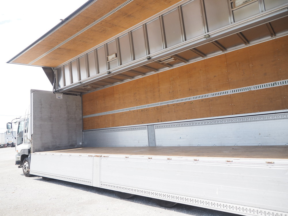 いすゞ ギガ ウイング車 大型 PDG-CYJ77W8 年式 H20[写真19]