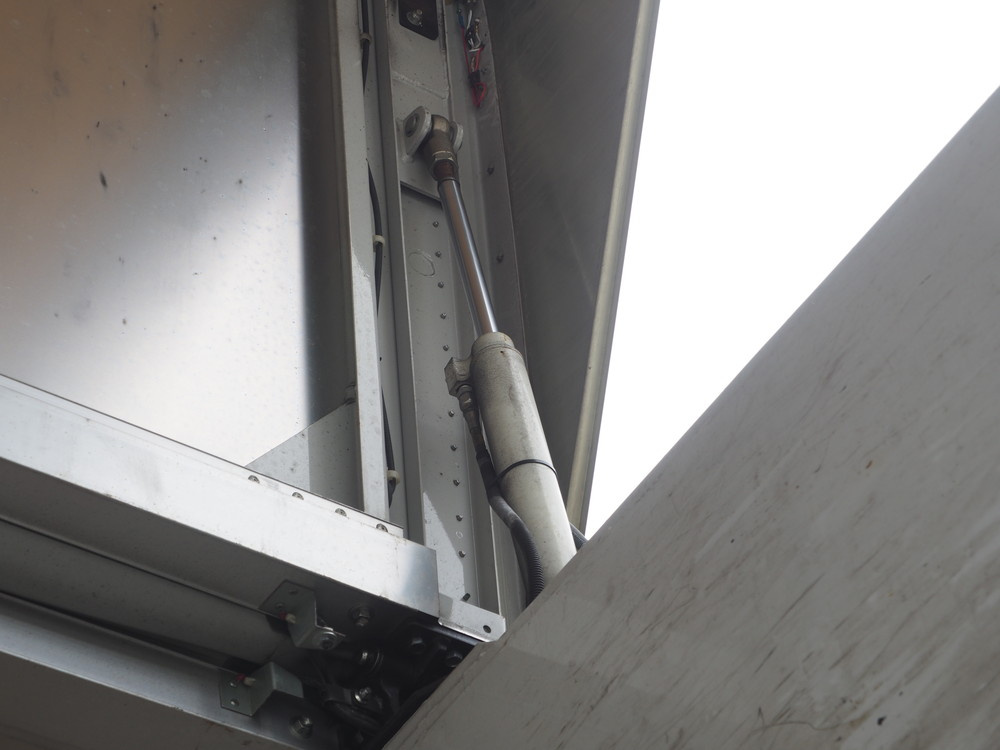 日野 グランドプロフィア ウイング車 大型 LKG-FW1EXBG 年式 H23[写真09]