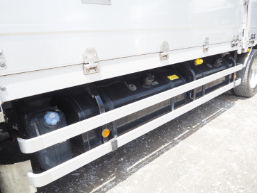 いすゞ ギガ ウイング車 大型 QKG-CYJ77A 年式 H25 [写真21]