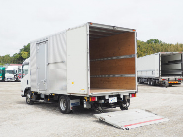 いすゞ エルフ バン車 小型 TRG-NPR85AN 年式 H29 [写真27]