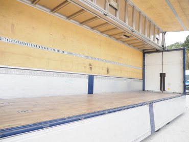 いすゞ ギガ ウイング車 大型 QKG-CYJ77B 年式 H28 [写真23]