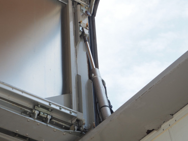 いすゞ ギガ ウイング車 大型 PDG-CYJ77W8 年式 H20 [写真18]