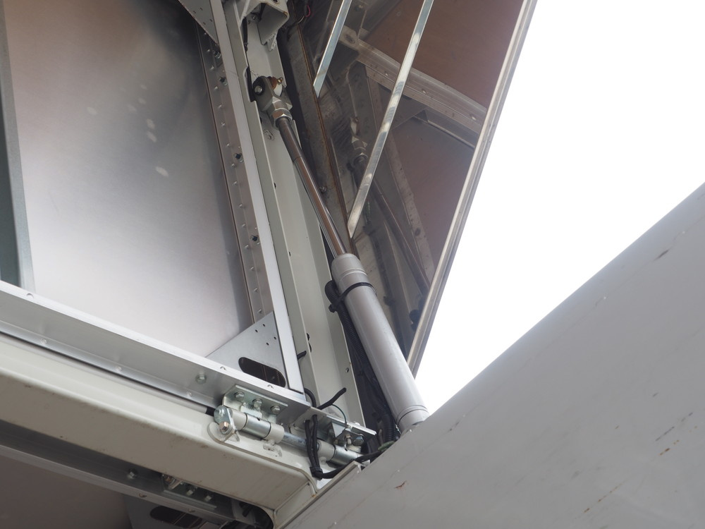 三菱ふそう スーパーグレート ウイング車 大型 QPG-FS64VZ 年式 H27[写真20]