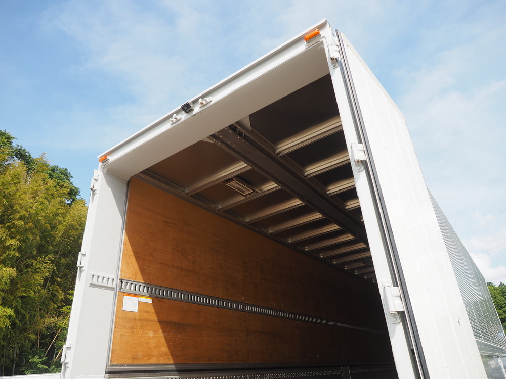 いすゞ ギガ ウイング車 大型 QKG-CYJ77A 年式 H26[写真29]