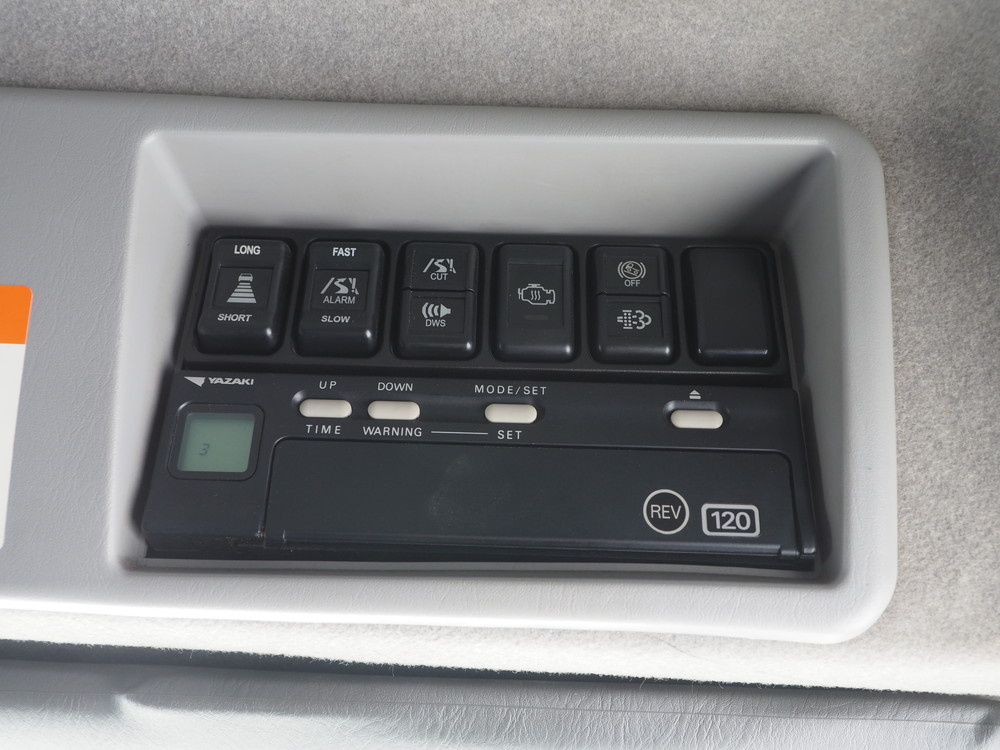 いすゞ ギガ ウイング車 大型 QKG-CYJ77A 年式 H26[写真39]