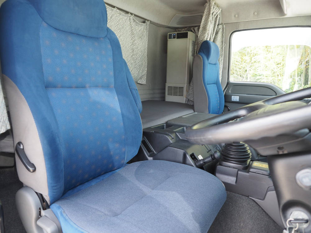 いすゞ ギガ ウイング車 大型 QKG-CYJ77A 年式 H26[写真33]