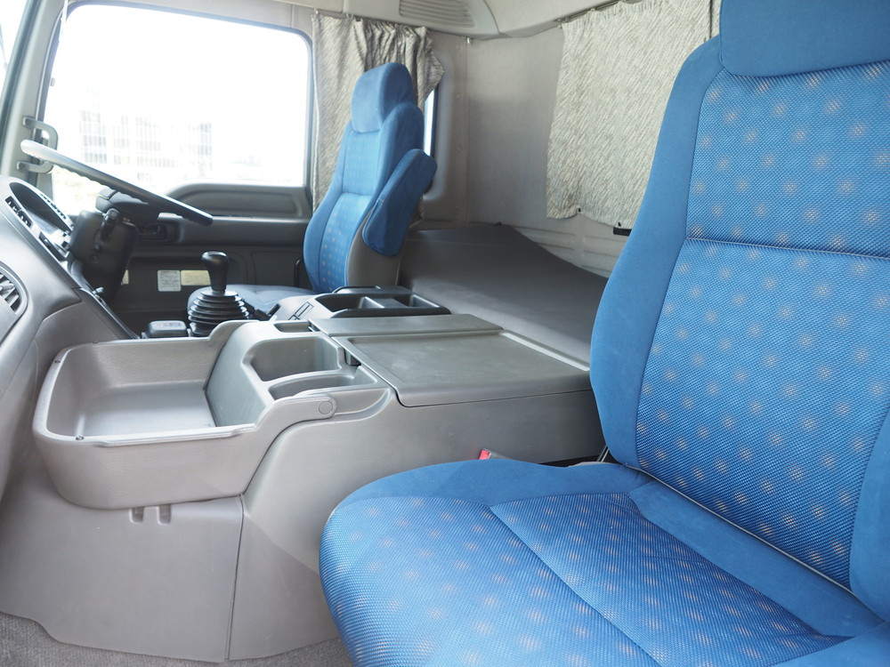 いすゞ ギガ ウイング車 大型 QKG-CYJ77A 年式 H26[写真44]