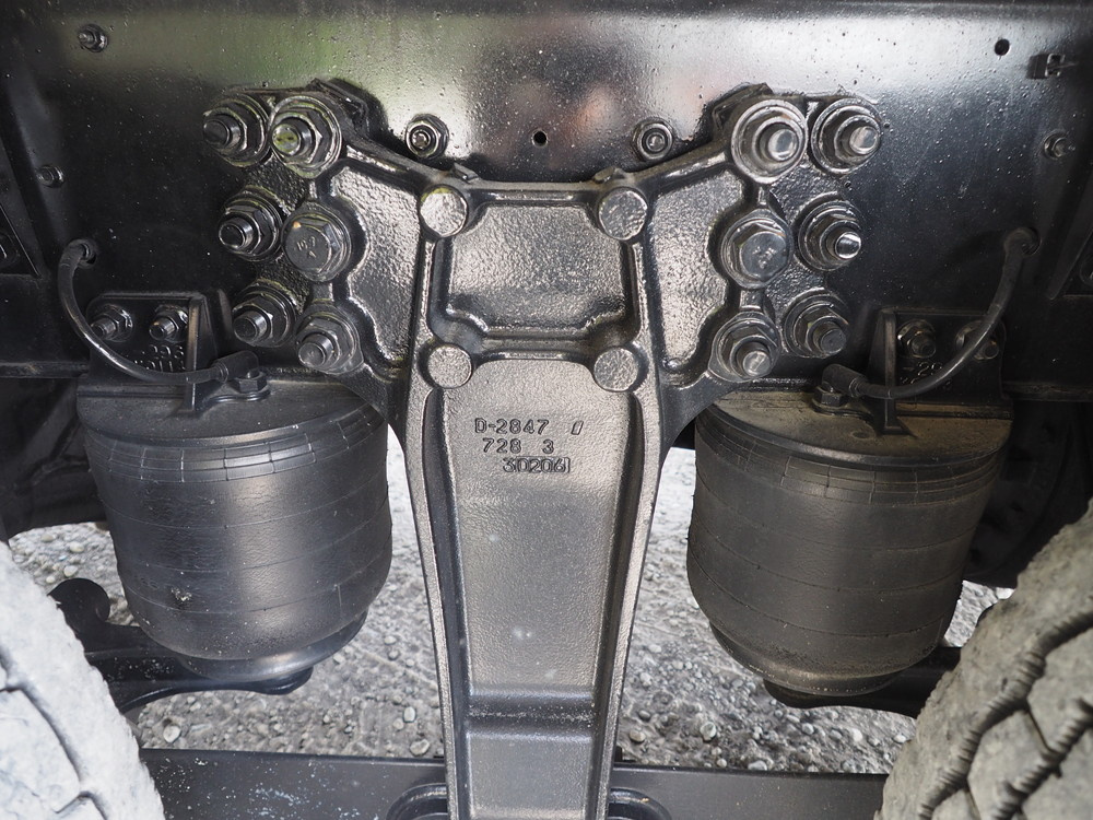 いすゞ ギガ ウイング車 大型 QKG-CYJ77A 年式 H26[写真46]