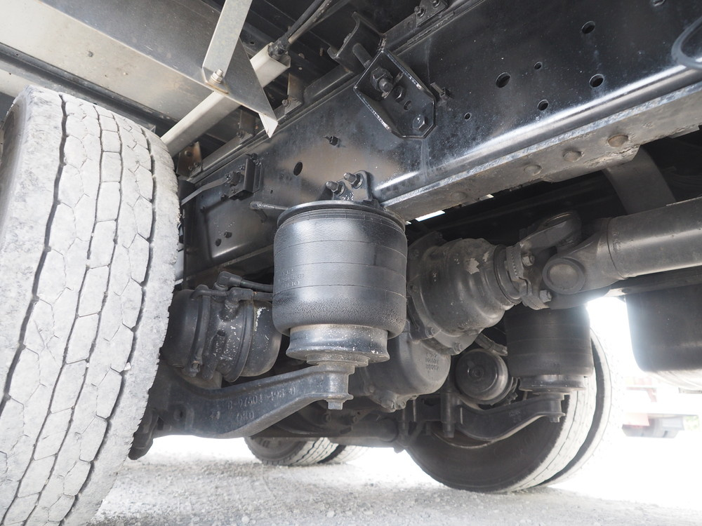 いすゞ ギガ ウイング車 大型 QKG-CYJ77A 年式 H26[写真47]