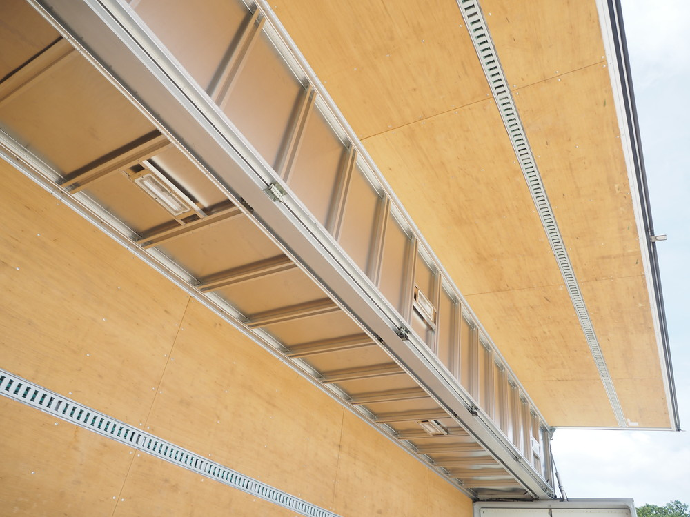 いすゞ ギガ ウイング車 大型 QKG-CYJ77A 年式 H26[写真22]