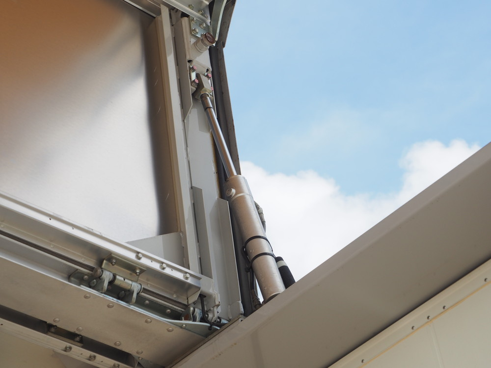 いすゞ ギガ ウイング車 大型 QKG-CYJ77A 年式 H26[写真19]