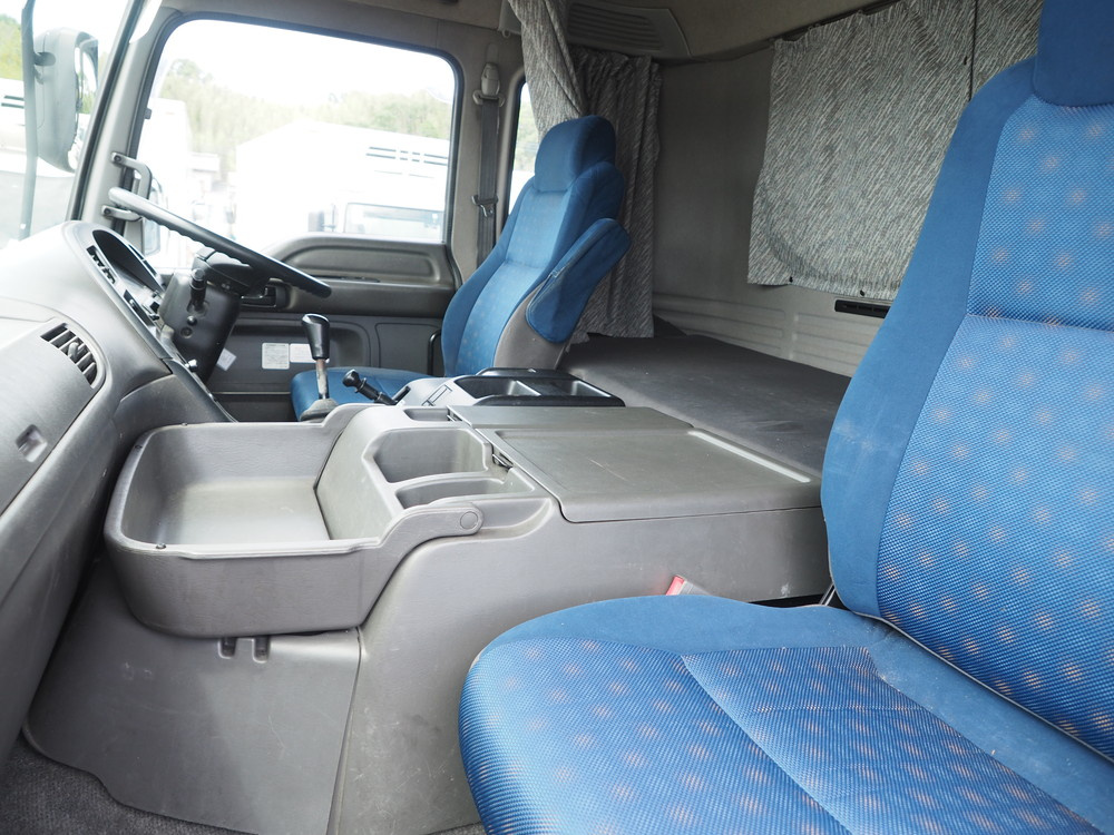 いすゞ ギガ ウイング車 大型 QKG-CYJ77A 年式 H26[写真31]