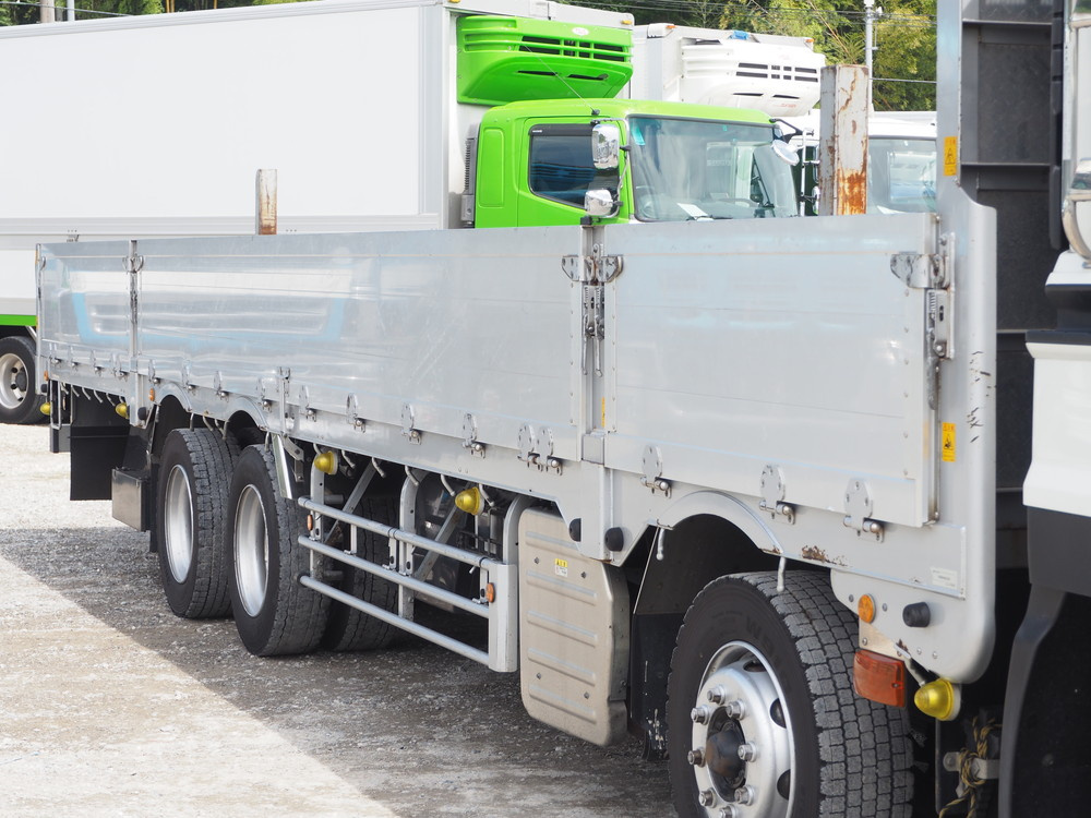 いすゞ ギガ 平ボディ 大型 QKG-CYJ77B 年式 H28[写真11]