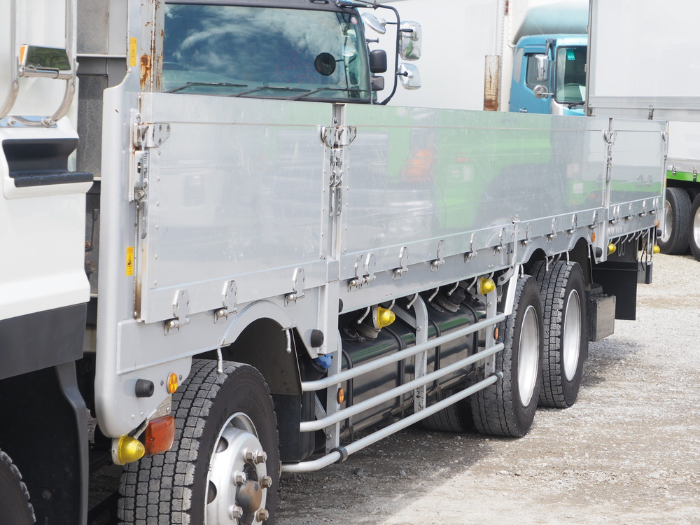 いすゞ ギガ 平ボディ 大型 QKG-CYJ77B 年式 H28[写真14]