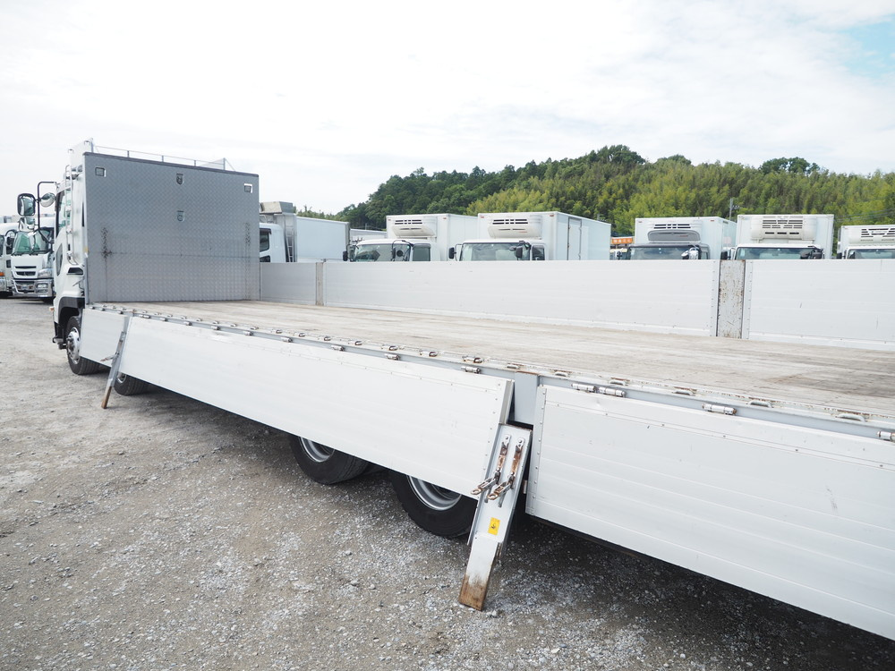 いすゞ ギガ 平ボディ 大型 QKG-CYJ77B 年式 H28[写真16]