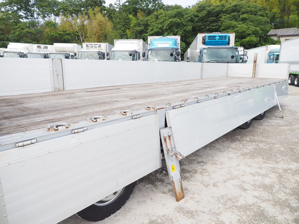 いすゞ ギガ 平ボディ 大型 QKG-CYJ77B 年式 H28[写真17]