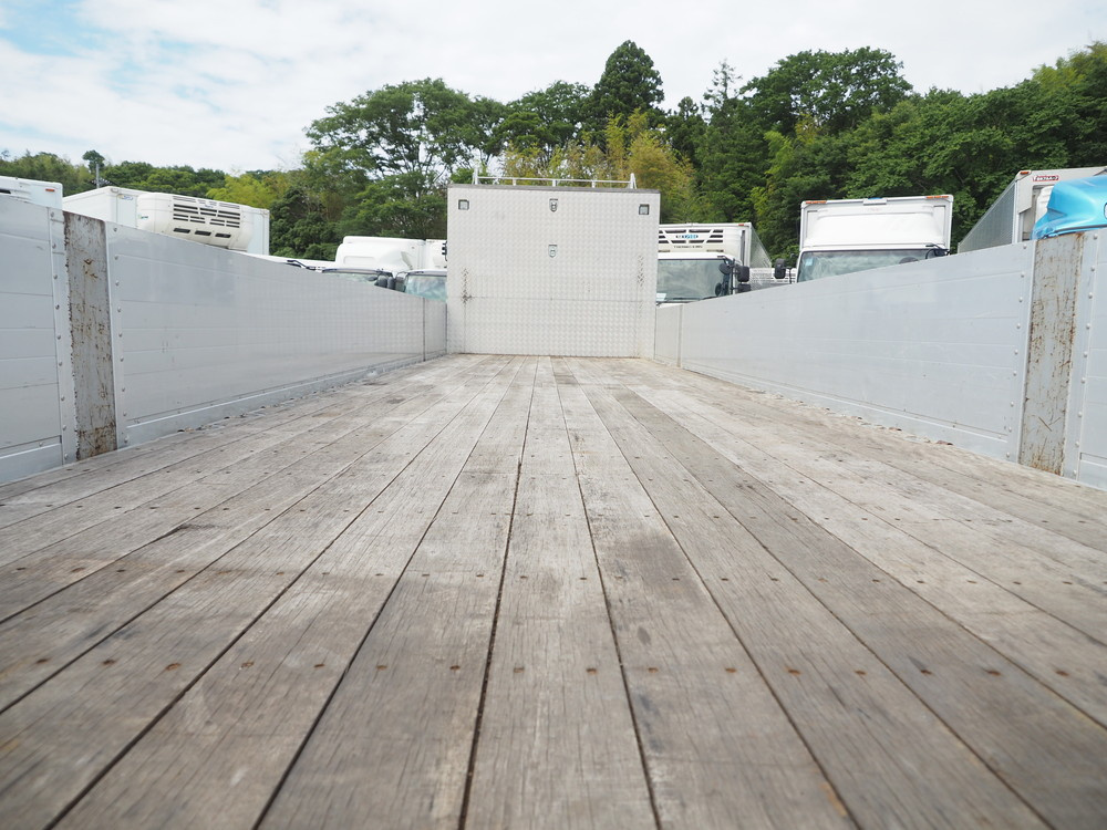 いすゞ ギガ 平ボディ 大型 QKG-CYJ77B 年式 H28[写真24]